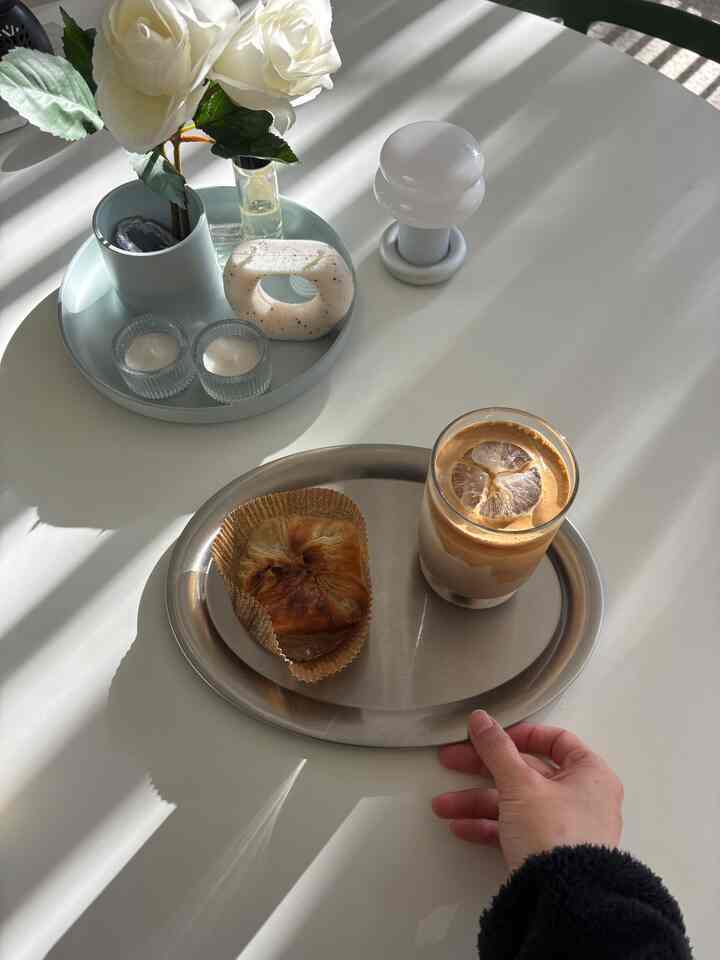 Perfect for iced lattes. 
This stainless steel glass is so pretty!

#coffeecup #glass