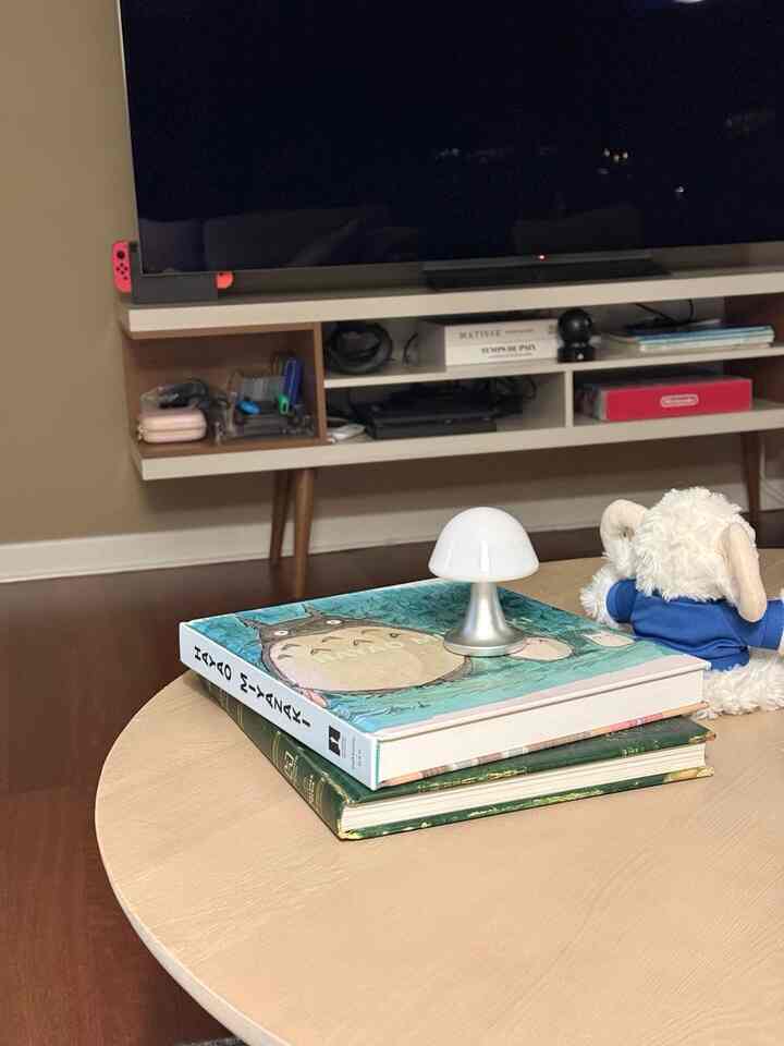 Small light, slow moments.
A coffee table styled for quiet evenings.

#homeaesthetic #neutralhome
#cozycorners #homestyling #livedinhome
#dailyritual #smallspaces #designinspo