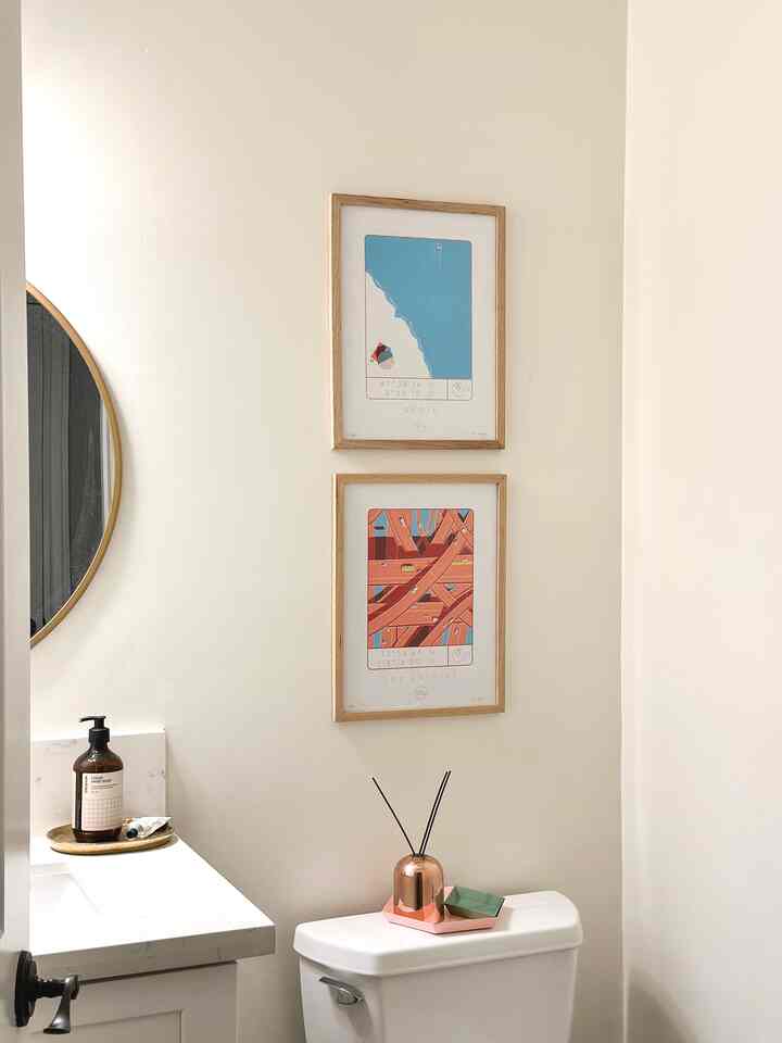 These prints by a local French artist really changed the mood of our guest bathroom.🩵🧡

#bathroom #bathroomstyling #Ohousecare #Ohouseglow #bathroomdecor #posters #posterinterior #colorfulhome #hay #tomdixton 