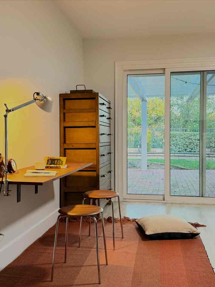 A cozy corner in our bedroom turned into a book club this afternoon.

#OhouseLight #cozycorner #walldesk #homecafe 