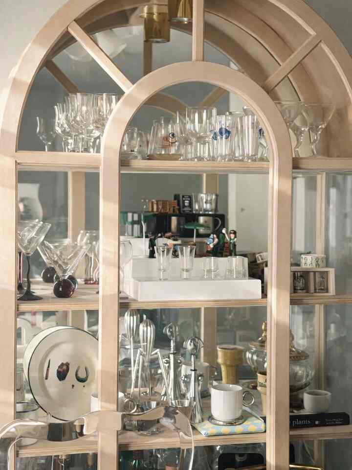 From Galentine’s gatherings to subtle details layered into my living room 🤍
I refreshed this cabinet with warm wood tones, soft light, and carefully curated glassware.
Everyday pieces, thoughtfully styled, adding warmth and a quiet sense of romance to the space.

#OhouseLove #Ohouseglow #Ohousegather #ValentinesDay
