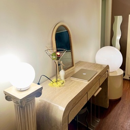 Warm light, a quiet desk, and a slower pace.
Lighting matters more than we think.
#OhouseLight #OhouseChange #OhouseGlow #Lampstyling #cozytip #livingroom #livingroominterior #livingroomdecor 