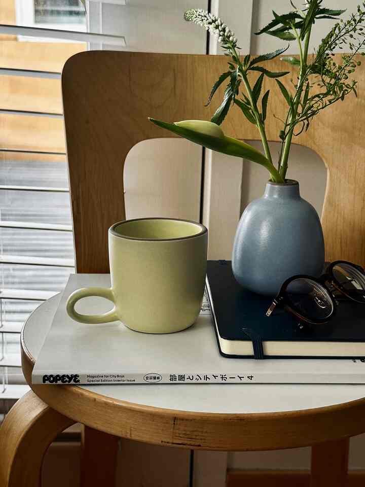 New mug + bud vase 
#springcolor #heathceramics #mug #minivase #artekaaltochair