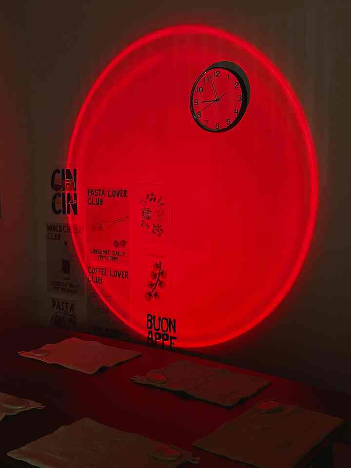 Red moon on the kitchen 
#kitchendecor #lightdecor #homedecor