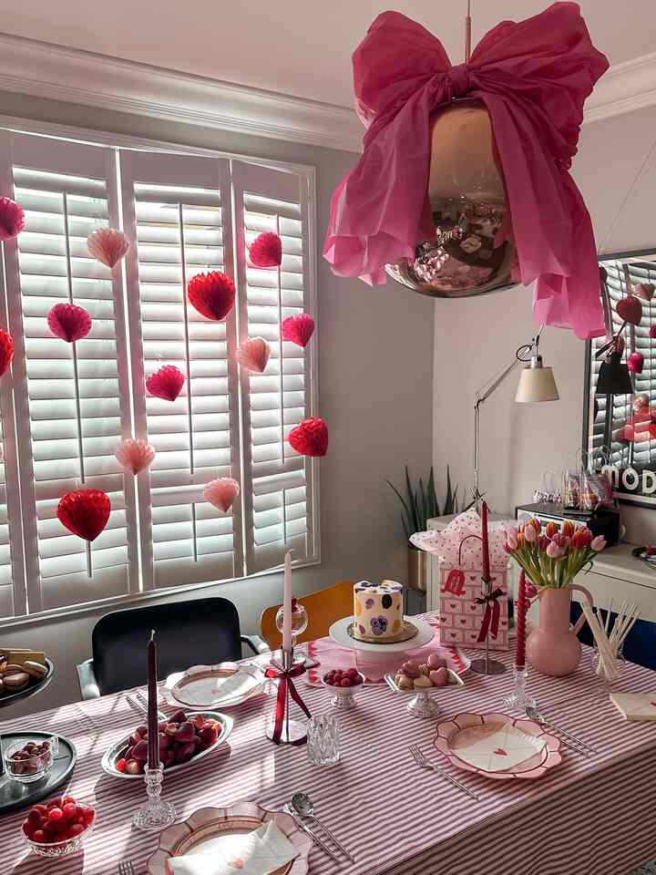 💌Happy Valentines Day💘

#valentinesdaytable #ohouselove #tabledecor #valentinestable #partytable #homeparty #galentines #valentinesdaytabledecor #partytable  


