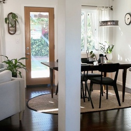 Friday mood: taking it slow, staying cozy, and enjoying the simple little moments.
#cafevibe #diningtable #diningchair #ikea #rug #ovalrug #plants #decoration #diningroom #livingroom #homecafe #wallclock