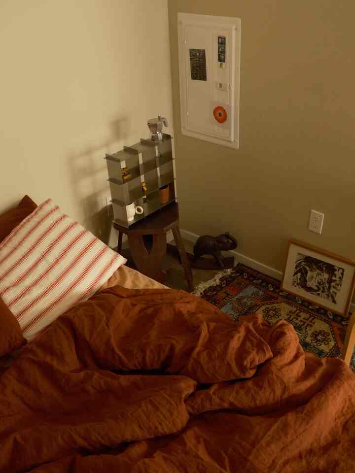 the chrome shelf fits really well with wood colors 🤎

#ohouseproduct #ohousereview