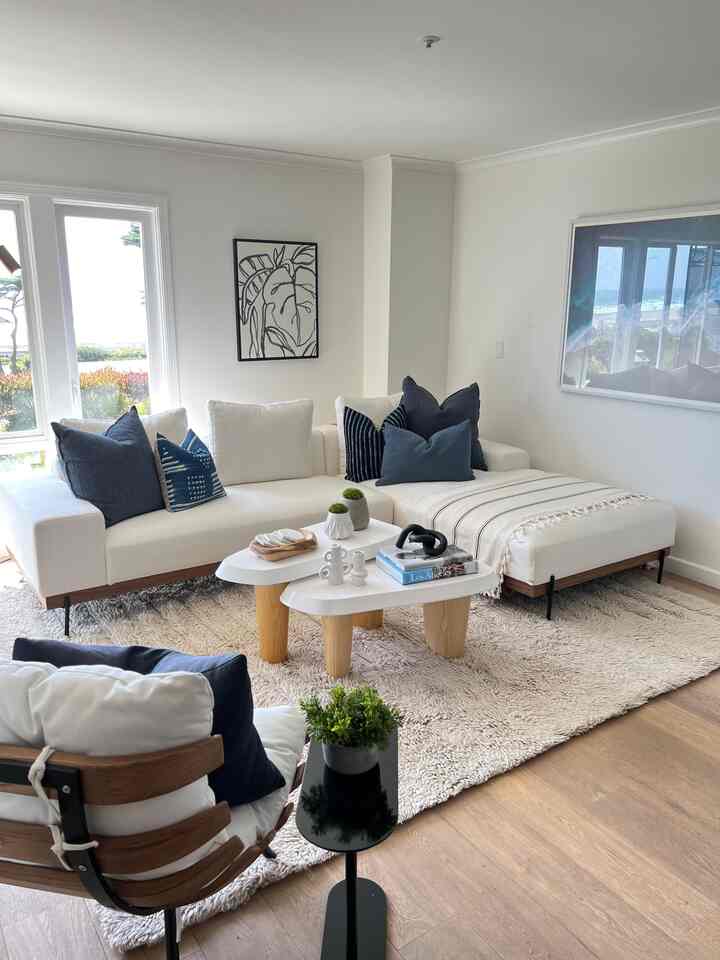 When you can draw inspiration from right outside your doorsteps! #livingroominterior #inspiration #goals #livingroom #livingroomtable #livingroomdecoration 