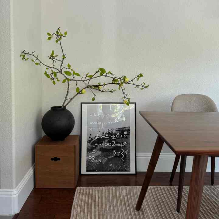 Musim magnolia 💛✨

#musim semi #moonjar #diningtable #wooddiningtable