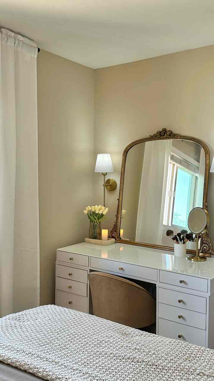 Makeup vanity cleaning routine🤎 #makeupvanity #vanity #mirror 