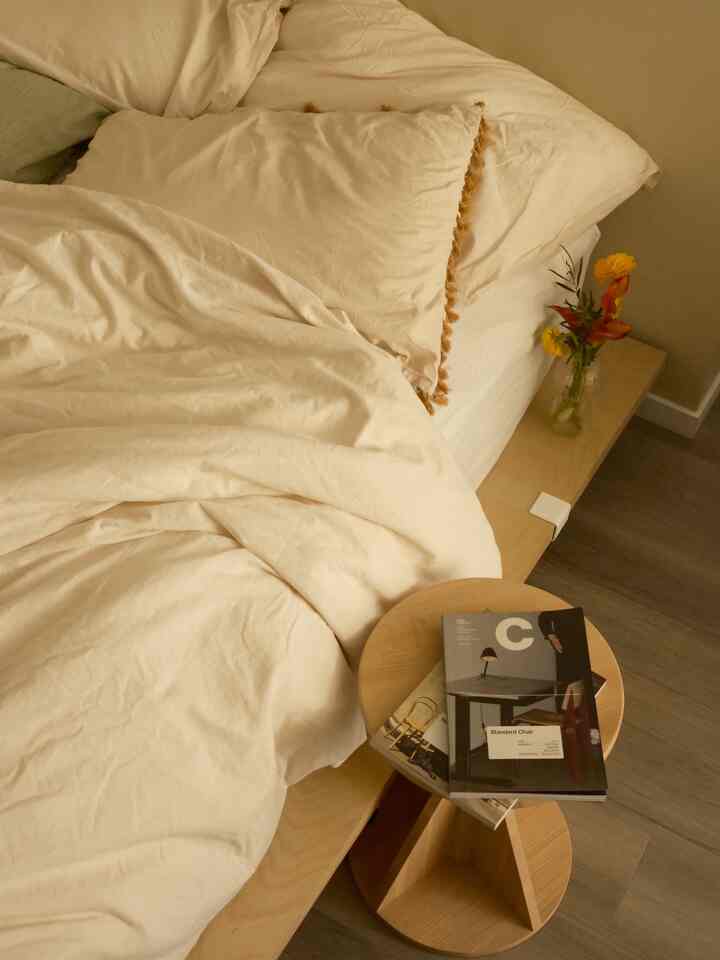 who needs a nap time 😴🛏️
warm and cozy bedding for spring 

#bedding #warmtoneinterior #warmfeeling #springinterior #springcolor #봄인테리어 #웜톤인테리어