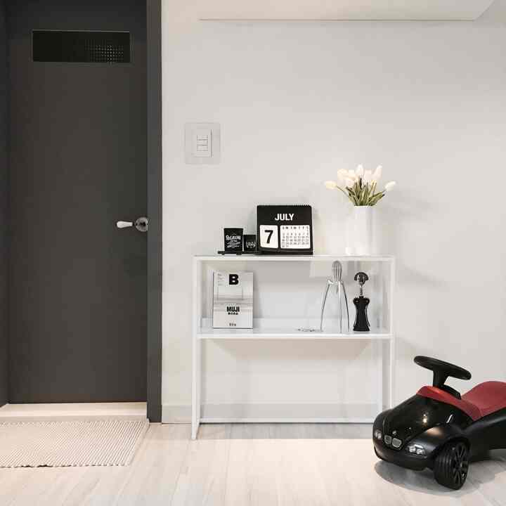 white mood with kids


#whiteinterior #whiteshelf #whitemood  #minimal #kidsroom #kidsroominterior