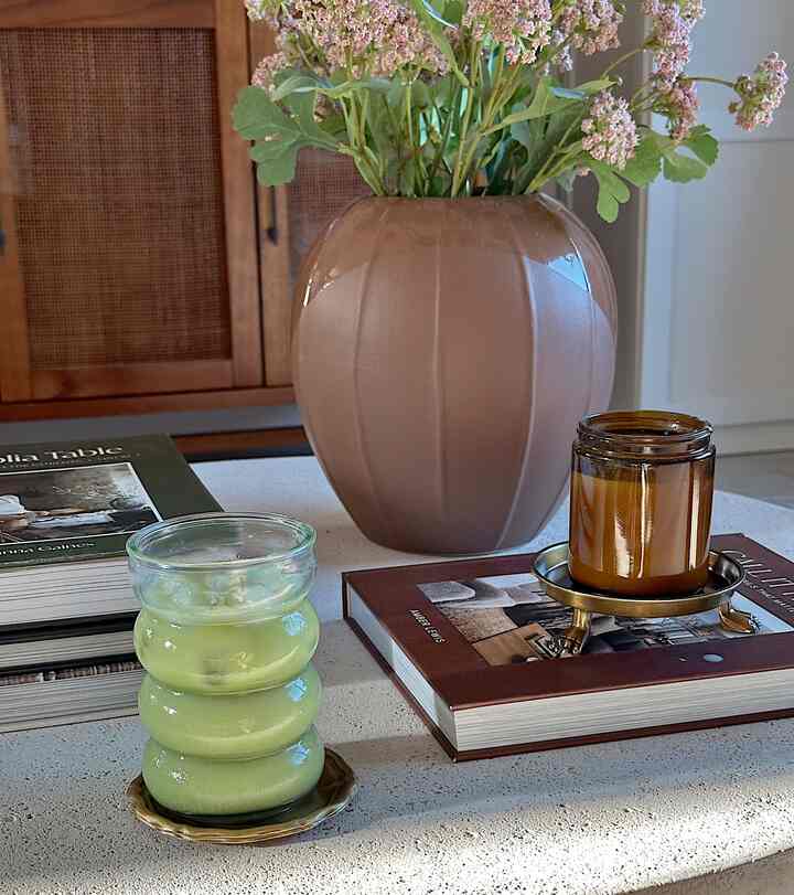 Spring coffee table views with a side of matcha 🤎🌸 #coffeetable #springdecor #traditionaldecor 