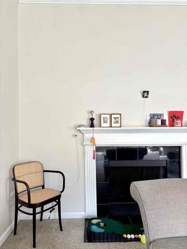 Trying to figure out the best way to decorate this cozy fireplace....

#fireplacedecor #homestyling #cozyvibes #interiordecor #decorideas #fireplace