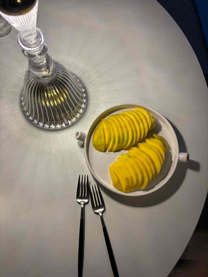 mango night 💛💛💛

#dessert #lovatt #dessertplate #cutlery 
