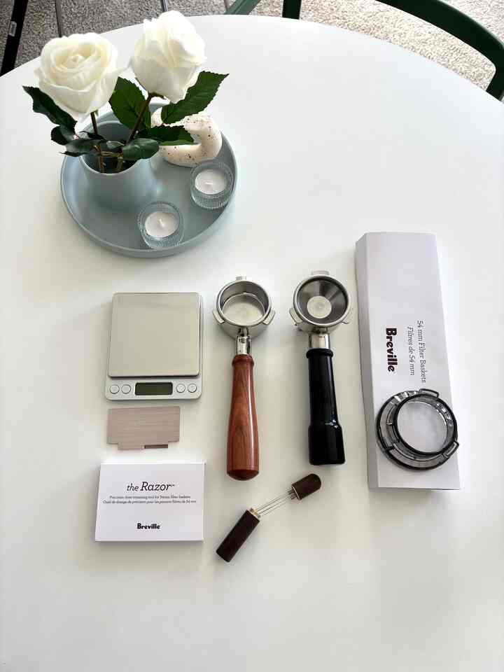 Unboxing my Breville espresso machine with all the must-have accessories!

#coffeemachine #Breville870 #Breville #brevilleaccesory #accessory #coffeegear #unboxing