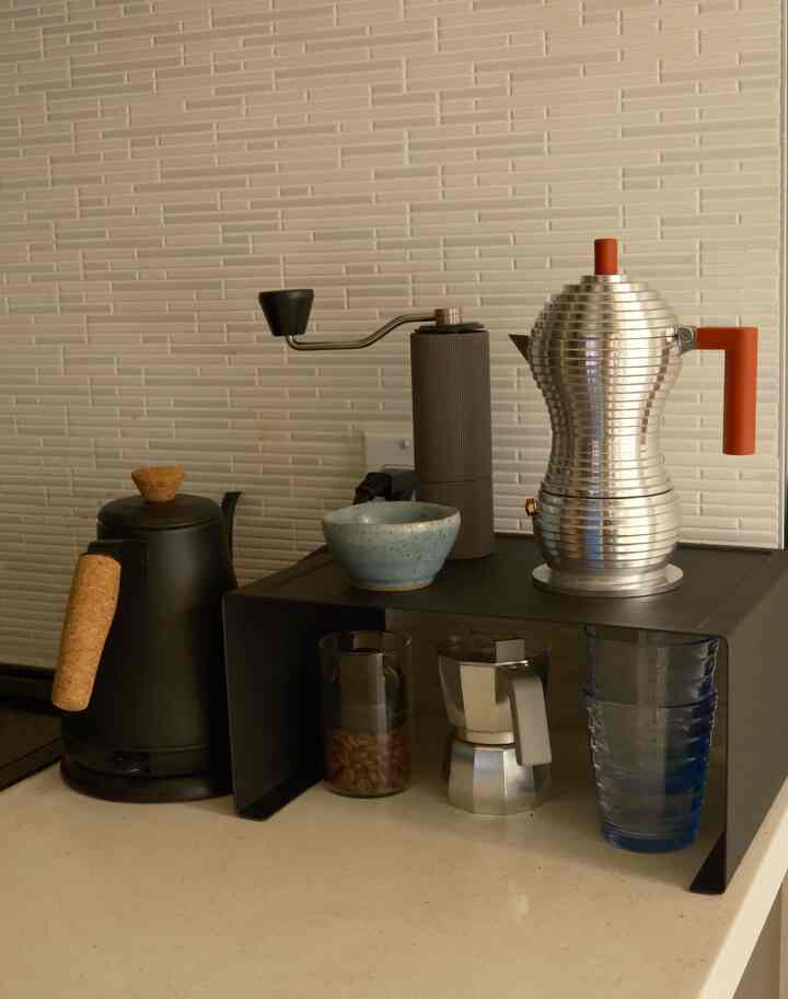 Purchased yamazaki stackable rack for my coffee setup - the rack is pretty sturdy and texture & finish is also nice! highly recommended! ☕️

#storageinterior #storagerack #shelf #rack #storagespace 