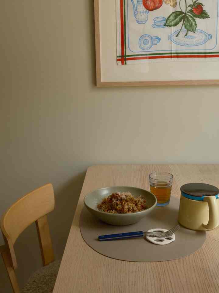 lunch time on wfh day 🍝

#tablesetting #pastaplate #pastabowl #artek 