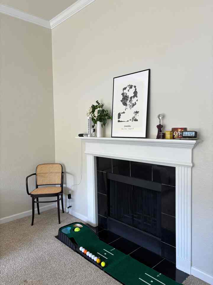 black & white zone

#colorofhouse #blackandwhite #blackinterior #monotoneinterior 