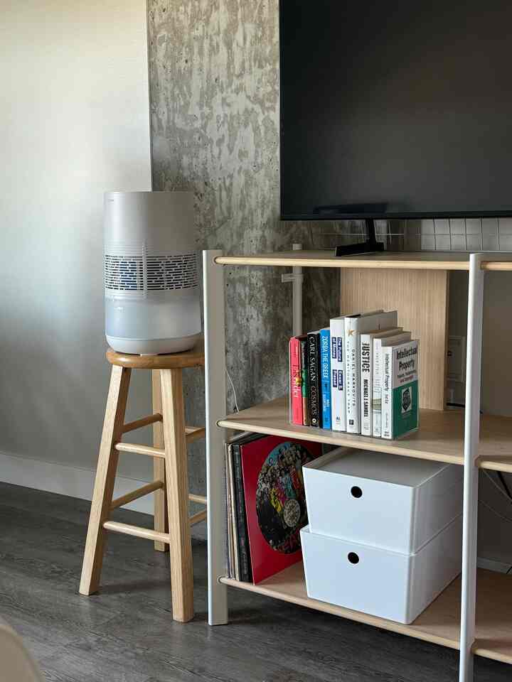 Judge me by my book collection; Jk, please, don’t,hehe
#TVshelf #organization #humidifier #livingroom #minimalist