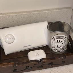 What do you keep in your entryway?
#basket #airpods #essentials #entryway #entrance 