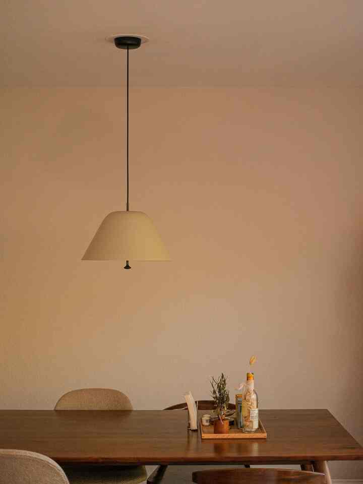 When it comes to dining room interior, I’m all about adding warmth and simplicity 🤎

This solid walnut dining table drom Article have been with us for 7+ years, through 2 moves and three houses. Many meals were had on this dining table between the two of us, with friends and family through the years ☺️🍚

#diningtable #dininginterior #cozyinterior #woodendiningtable #minimalinterior 

