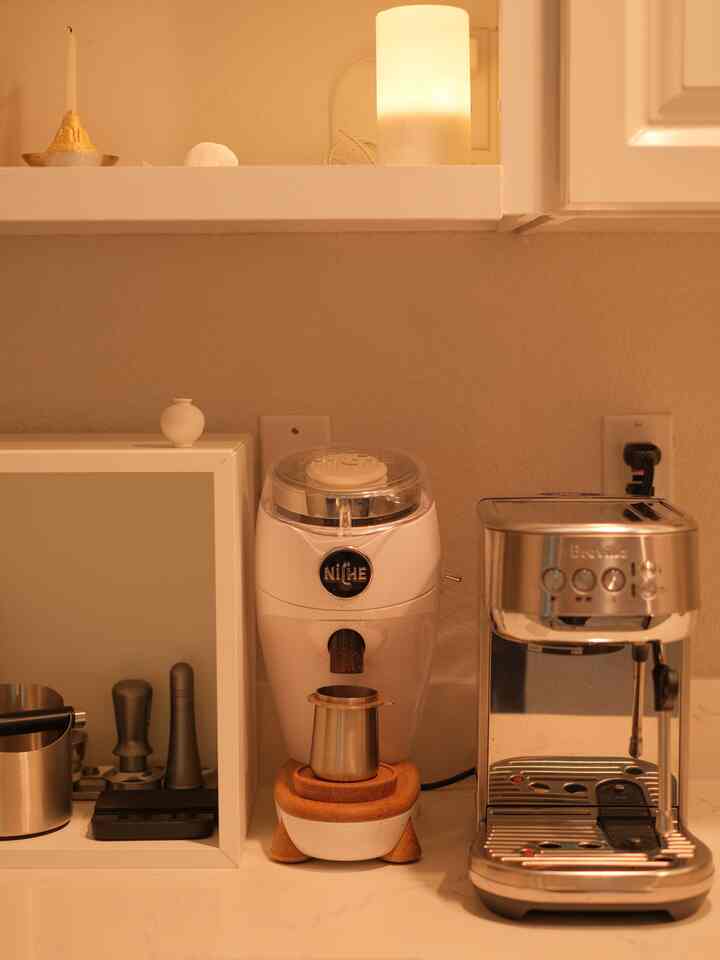I used to have a coffee bar set up in the home office but moved it downstairs to add a bit of distance from my desk. Now I have to stretch my legs and get some steps in if I need a cup of coffee in the middle of a work day 😆☕️

#coffeebar #homecafe #Espressomachine #cupboard #Breville #nicheduo